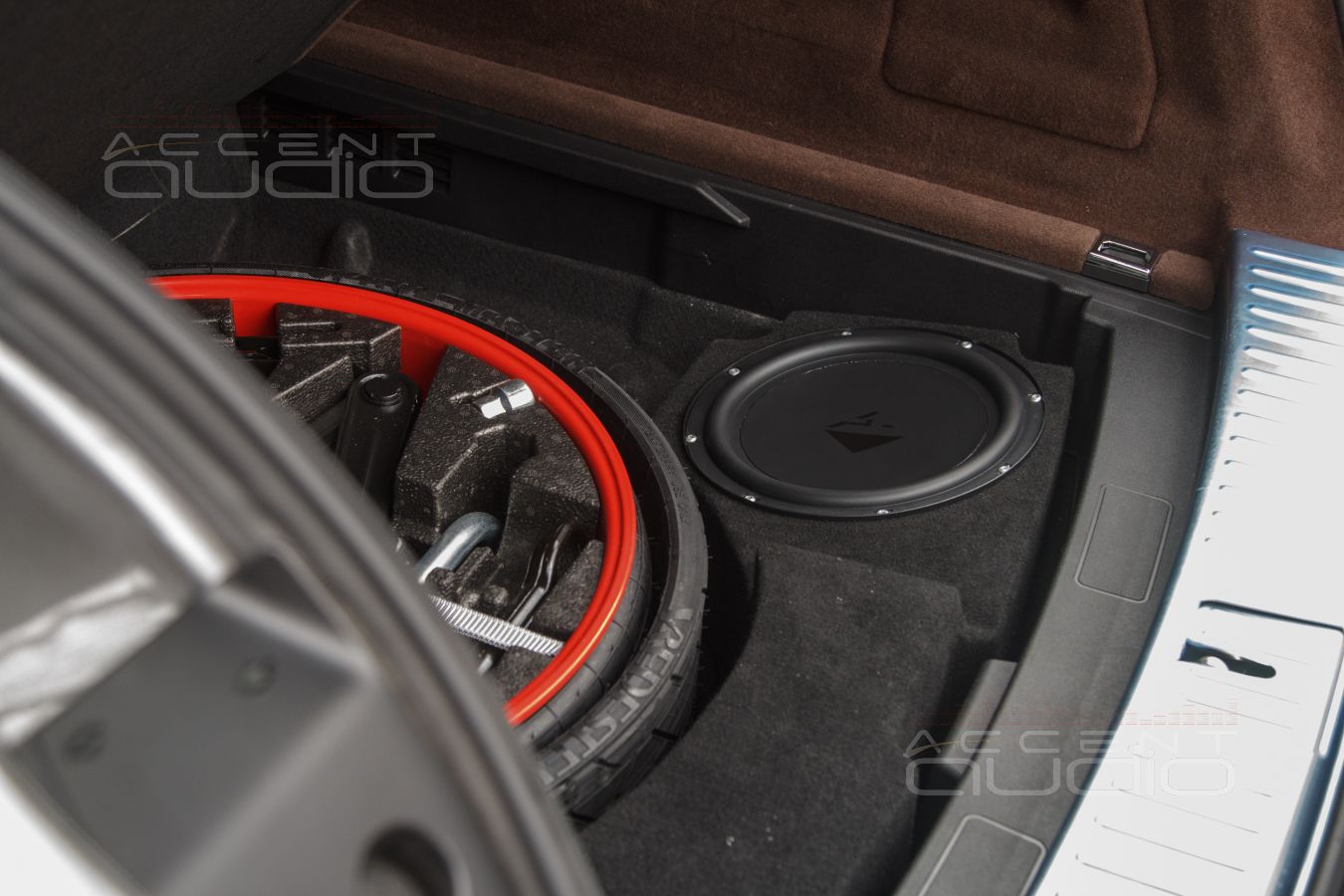 Правильный внутрипольный сабвуфер для Porsche Cayenne Coupe 2022