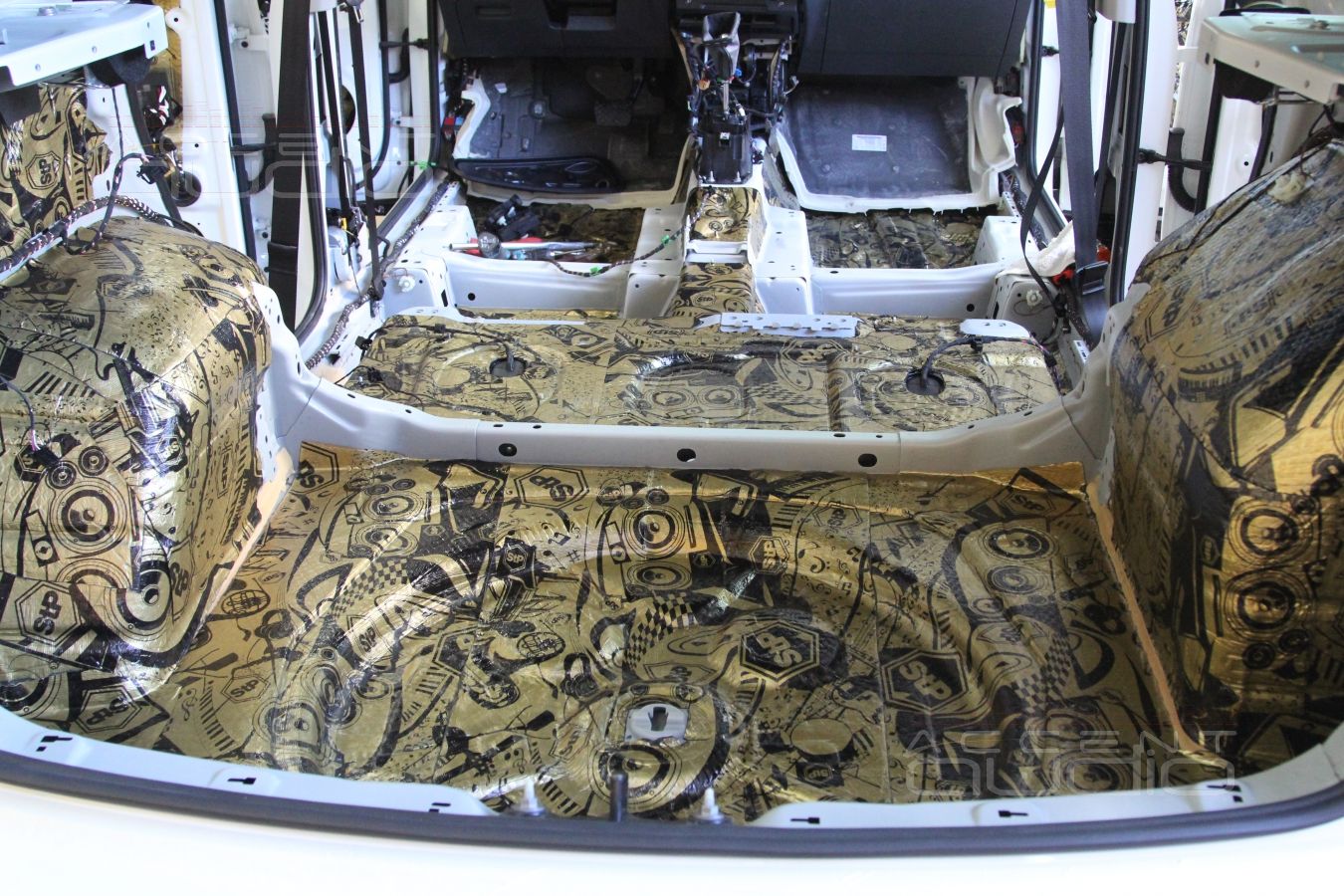 Шумоизоляция Volkswagen Tiguan 2017