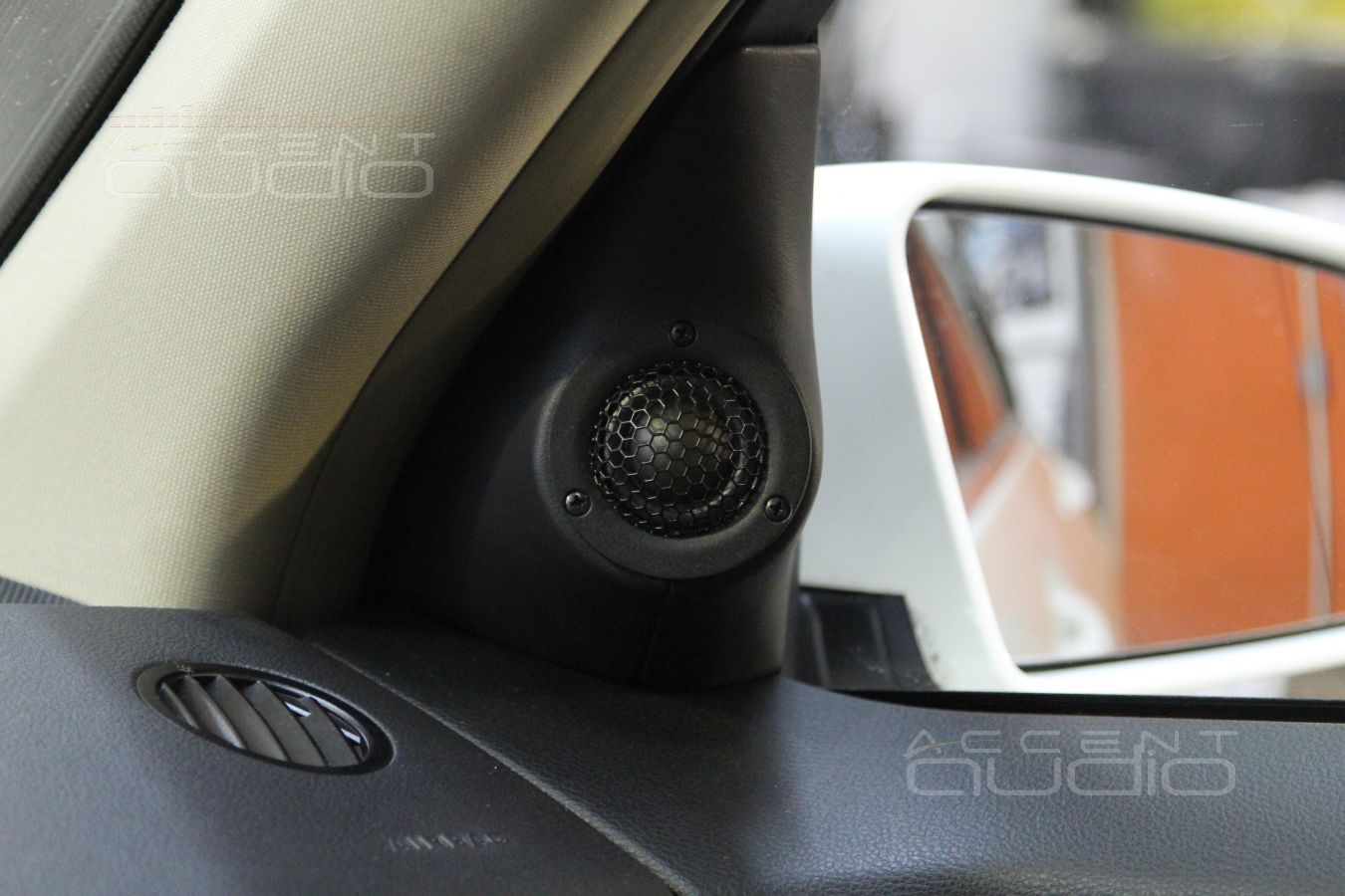 Установка мидбасов Eton и твитеров ScanSpeak в Mercedes GLK