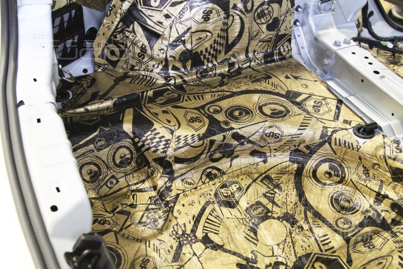 Шумоизоляця Nissan Qashqai