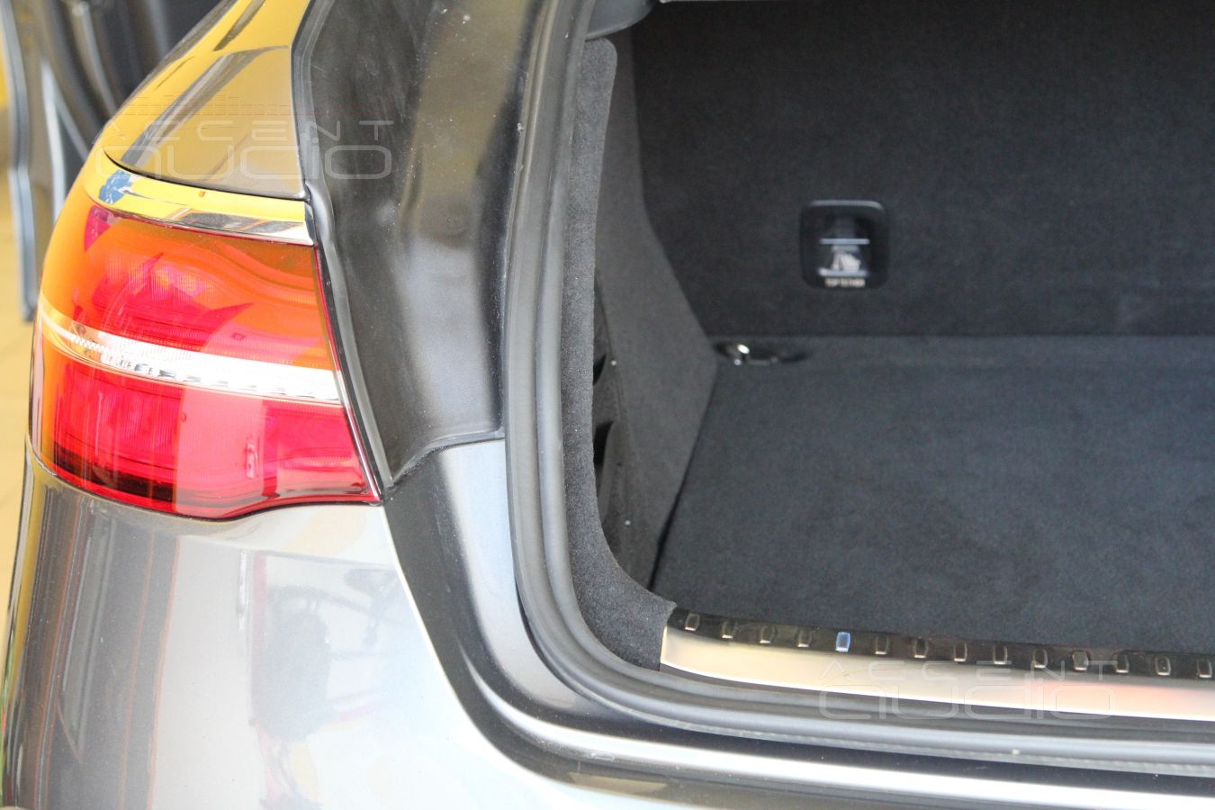 Сабвуфер стелс в Mercedes-Benz GLE Coupe