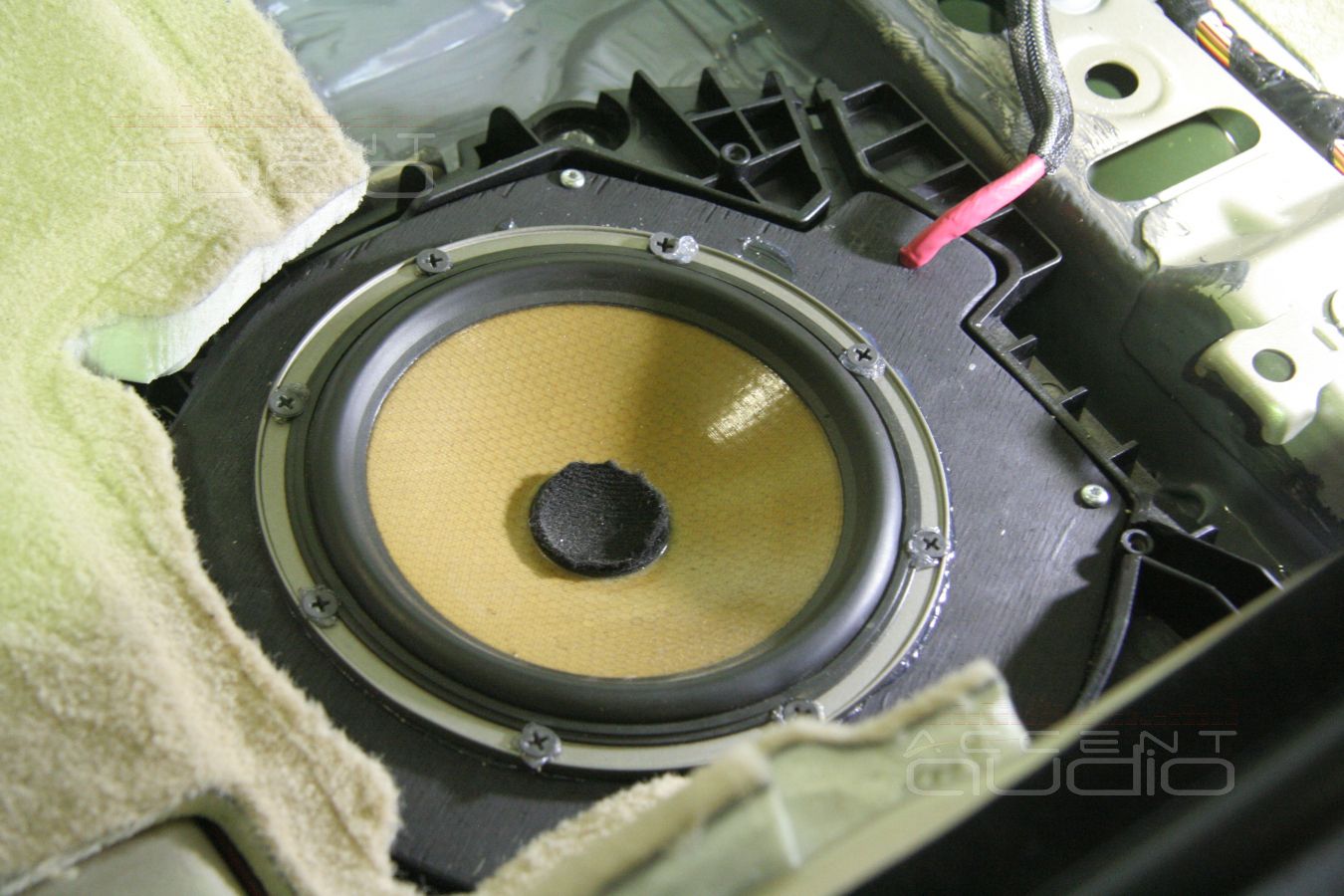 Установка мидбасов в штатные места BMW 523i F10