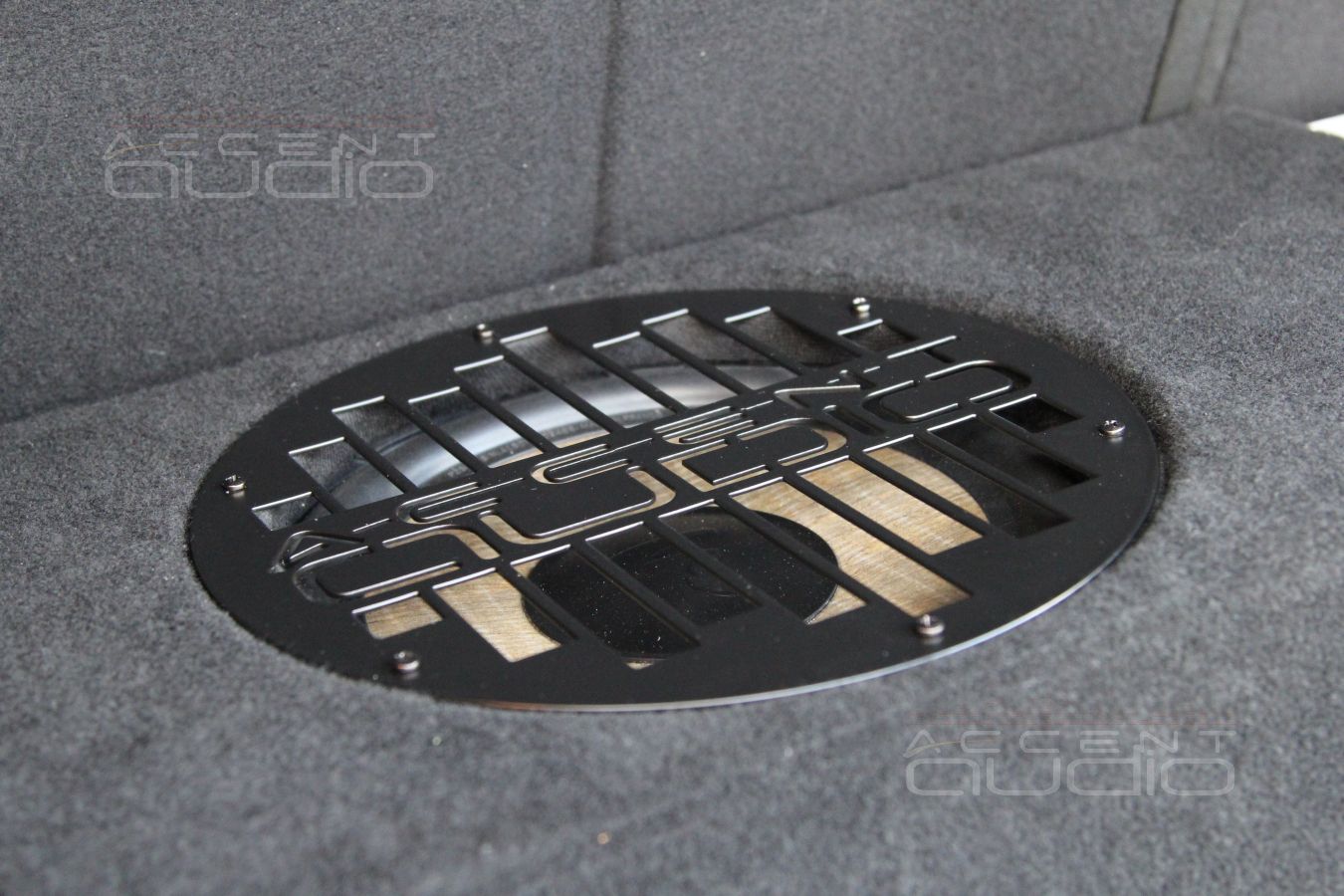 Оригинальный сабвуфер для маленького Mercedes-a Focal P25F(S)lim