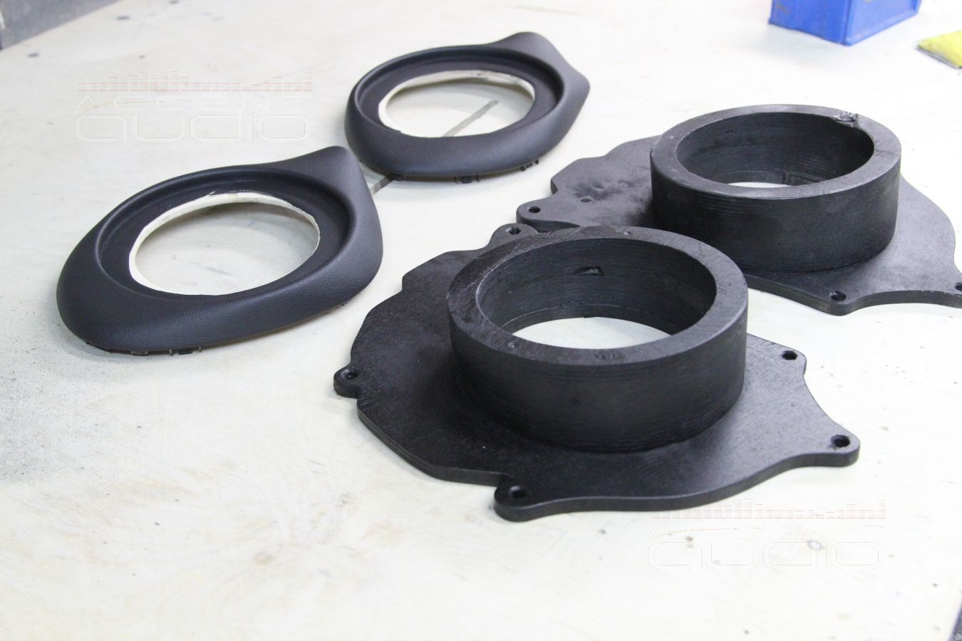 Процесс установки новой акустики в Renault Clio Sport