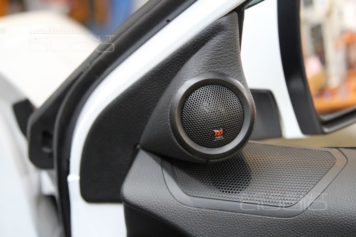 Замена акустических систем (динамиков) в Kia Sportage