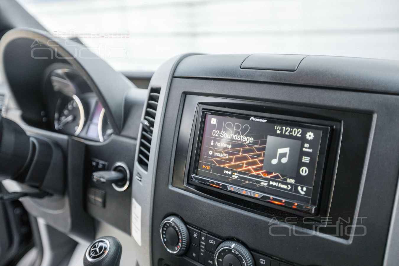 Новая магнитола Pioneer AVH-Z9200BT в Mercedes-Benz Sprinter CS-Reisemobile