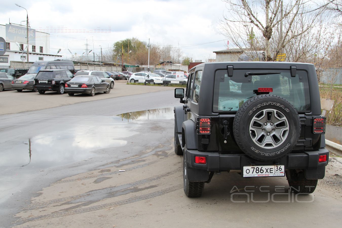 Тюнинг Jeep Wrangler Rubicon Black Edition: кроме аудиосистемы ...