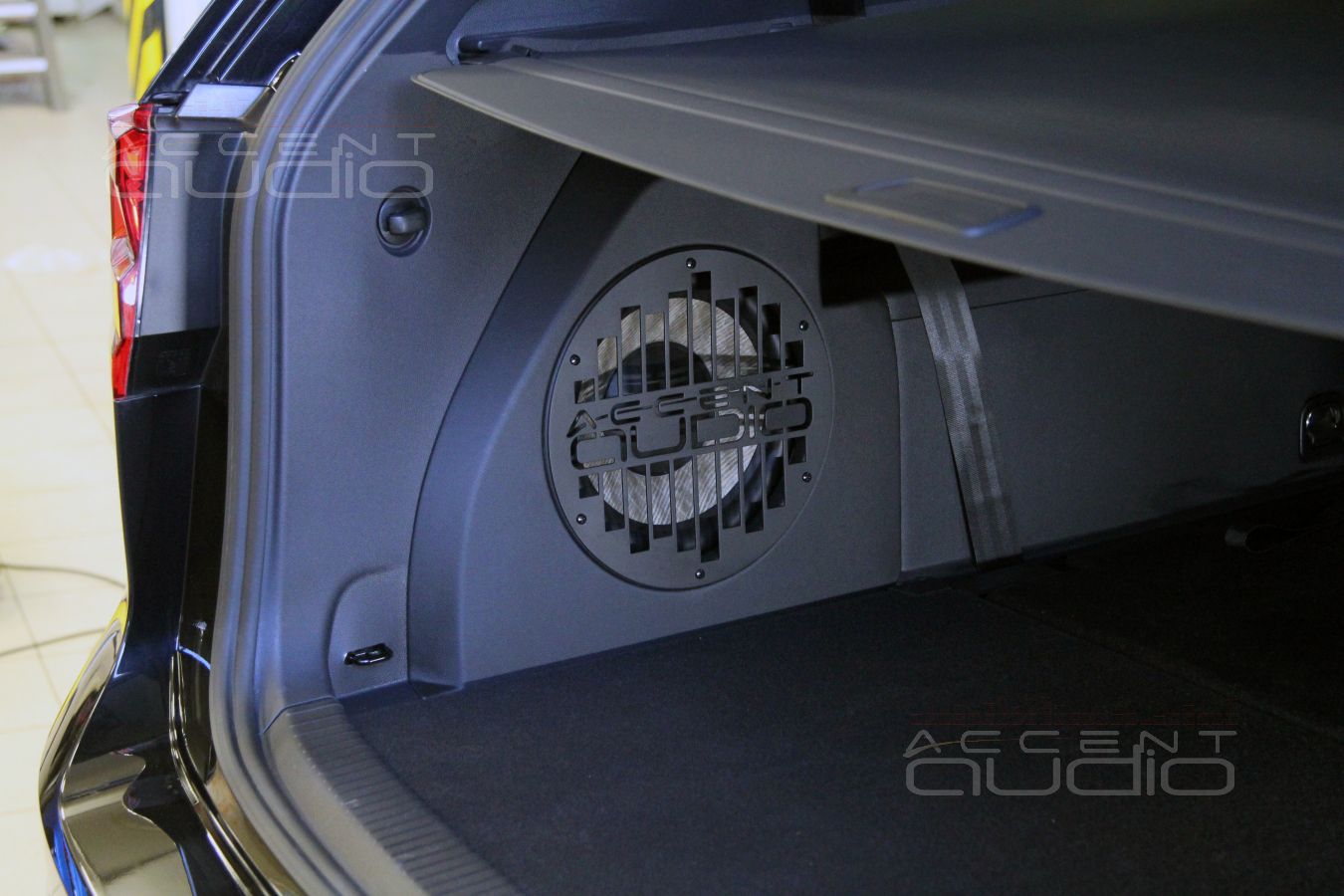 То, чего все ждали: встроенный сабвуфер Accent-Audio для Volkswagen Teramont