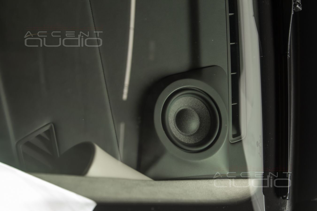 Решение 2: среднечастотные динамики Brax ML3 в торпеде Volkswagen Touareg