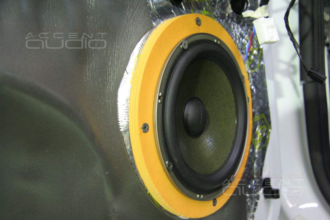 Установка мидбасов