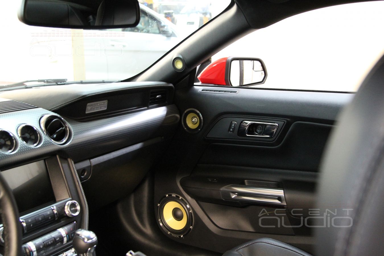 Установка новой акустики в Ford Mustang 2016