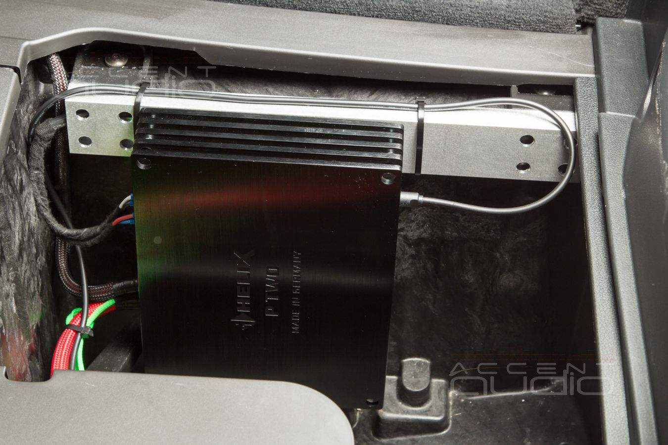 Усилитель Helix PTwo – строго на мидбасы для точности и роскоши!