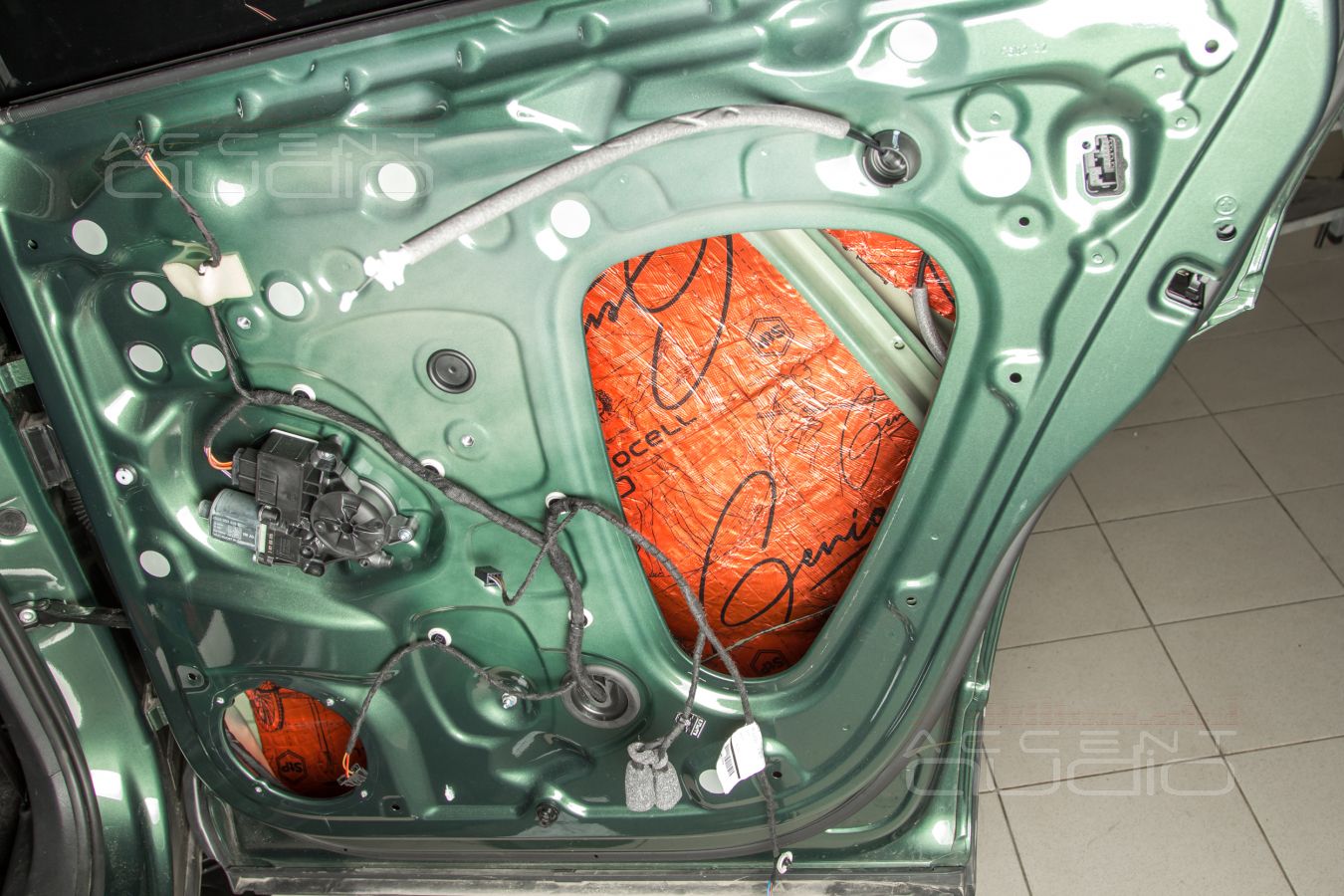 Шумоизоляция Skoda Kodiaq новыми материалами STP AEROCELL