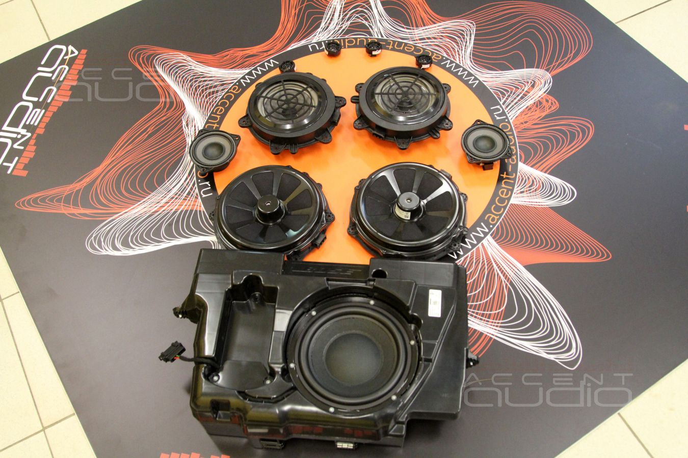 Штатное звучание Bose