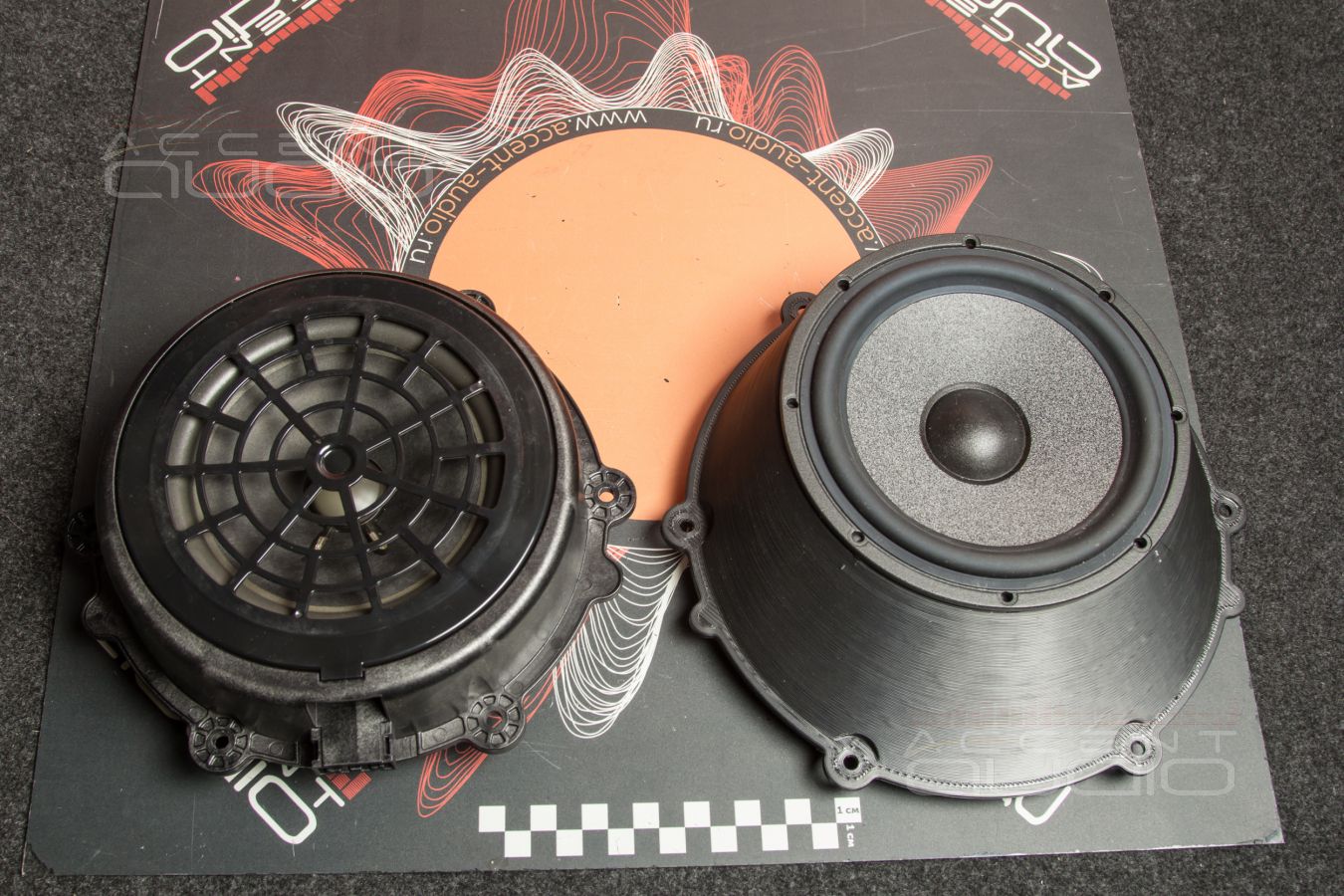 Установка мидбасовых Brax GL6 и аудиоподготовка дверей Porsche Panamera