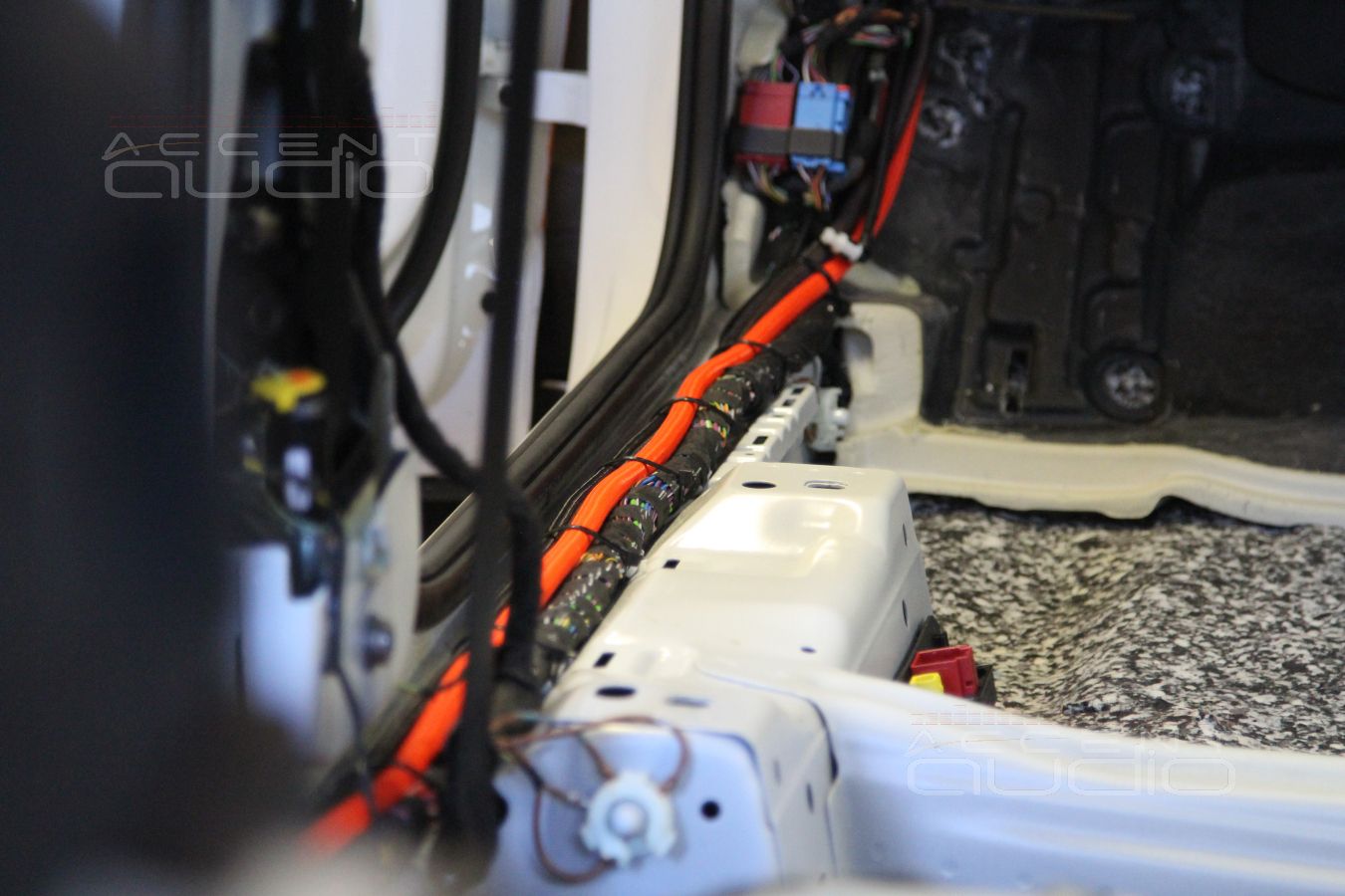 А как это все играет ?