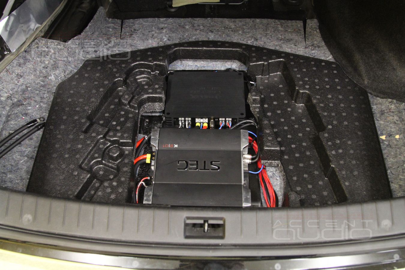 Варианты установки усилителей в Infiniti Q50