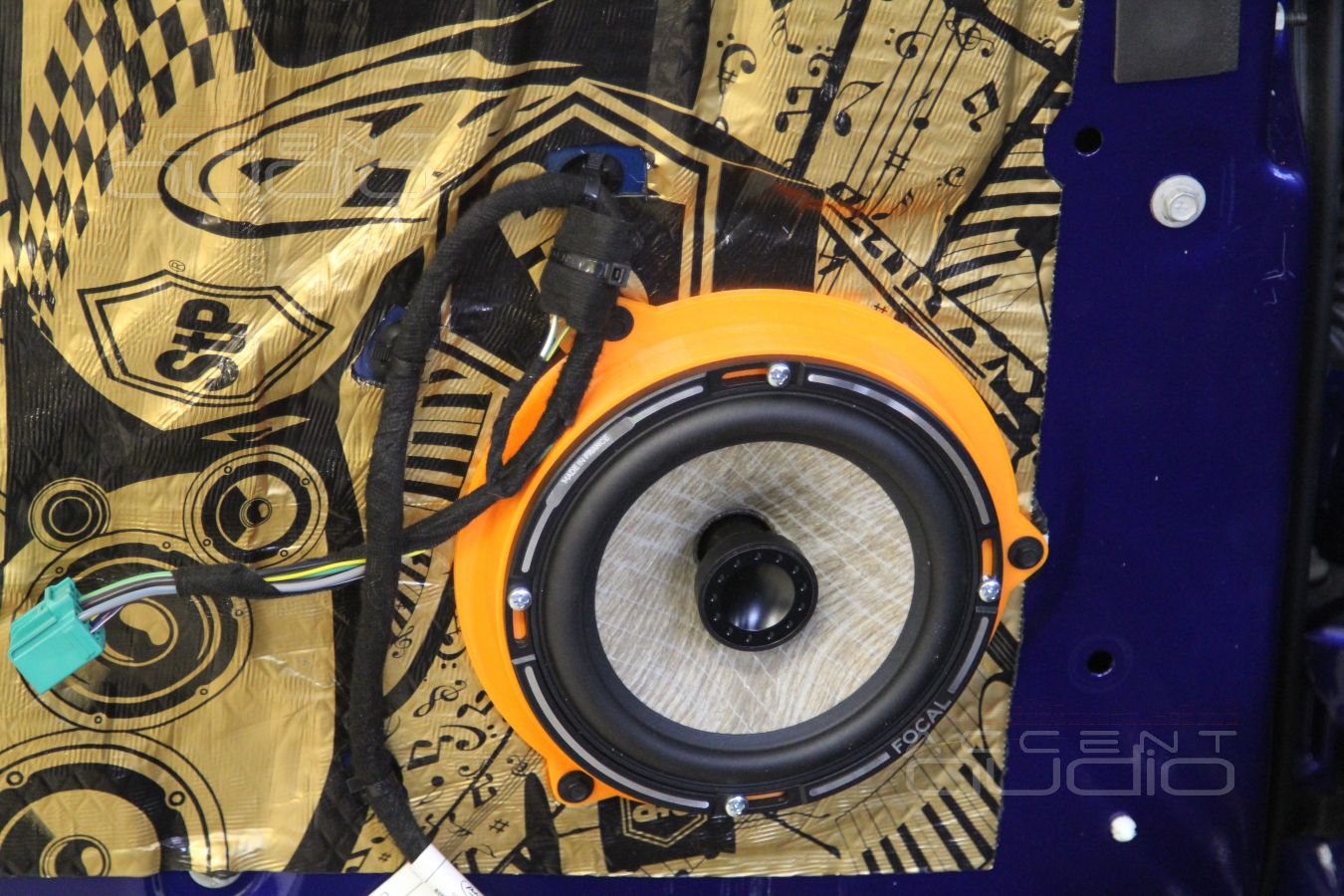 Аудиоподготовка дверей Ford Explorer и установка акустики Focal