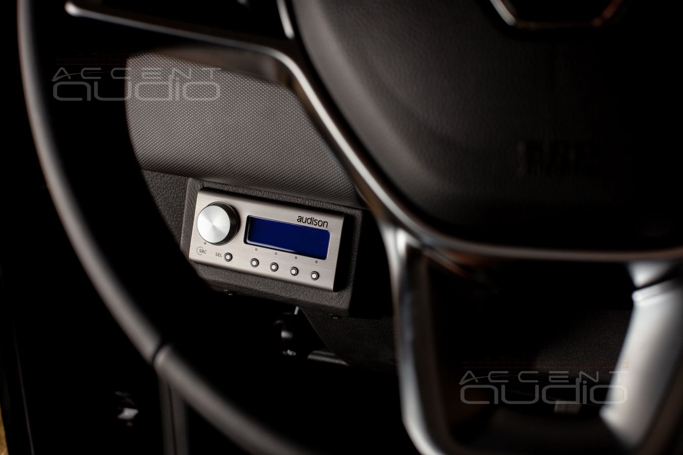 Установка усилителей Audison SRx 2S.1 и JLAudio JX 100\1D в подполье багажного отсека