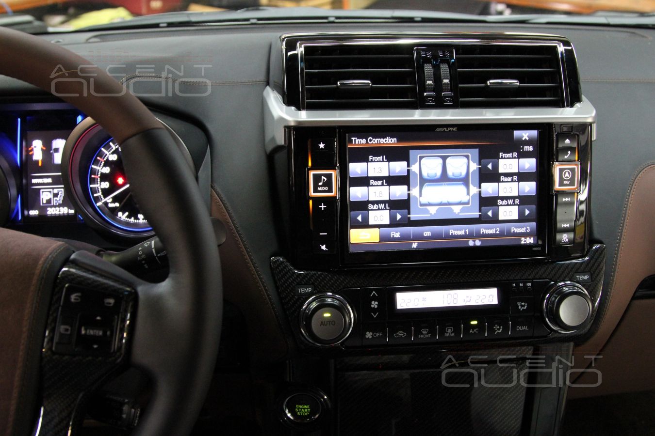 Новый Toyota Prado 150 + новый Alpine X800D = все работает…