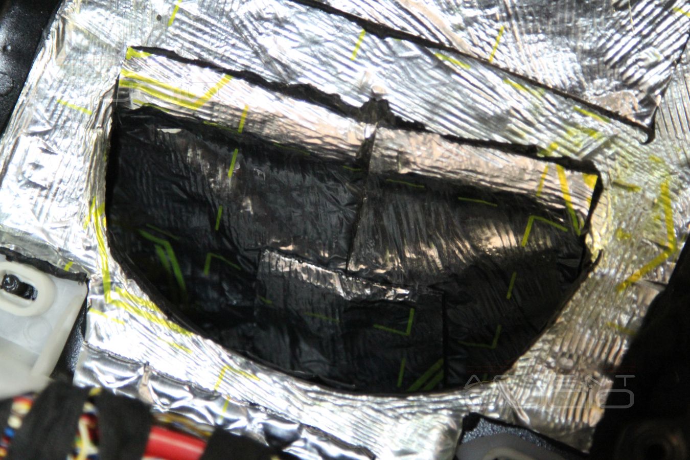 Установка мидбасов Eton B150 USB в BMW X5