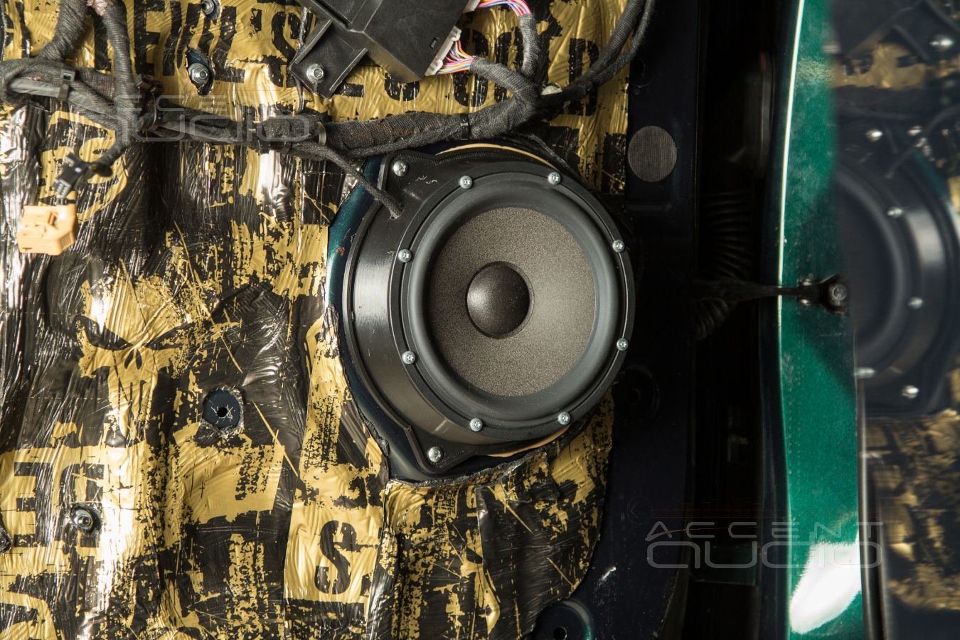 Аудиоподготовка\шумоизоляция дверей и установка мидбасовых Brax GL6 в Exeed