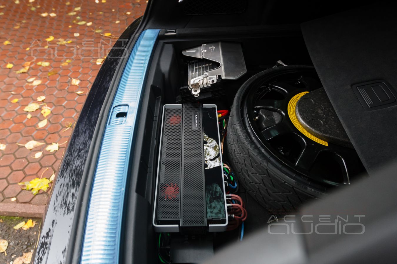 Установка усилителей и аудиопроцессора в Audi SQ7