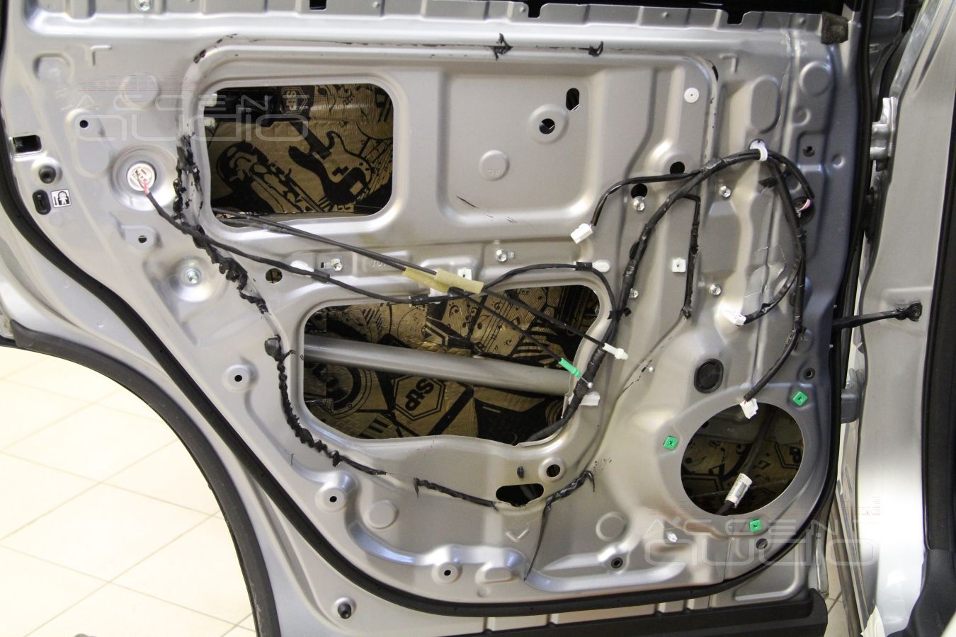 Трехкомпонентная акустика Focal в новом Toyota Highlander