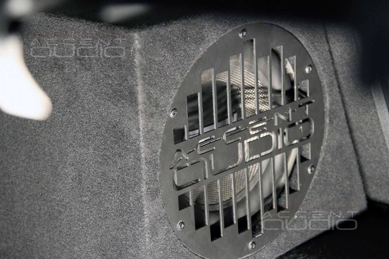 Сабвуфер-полустелс: как наши решения продают сами себя