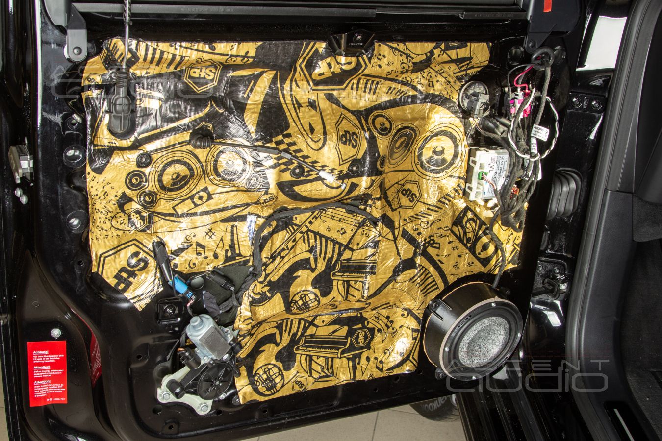 Установка Focal 6WM Woofer Utopia Be M в Mercedes-Benz Gelandewagen