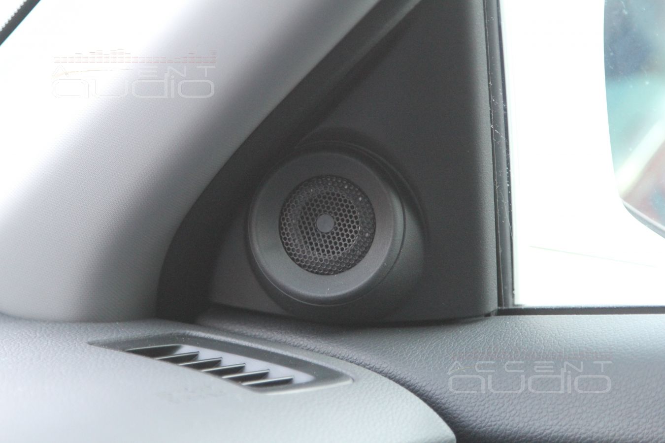 Установка акустики в Honda Accord 9