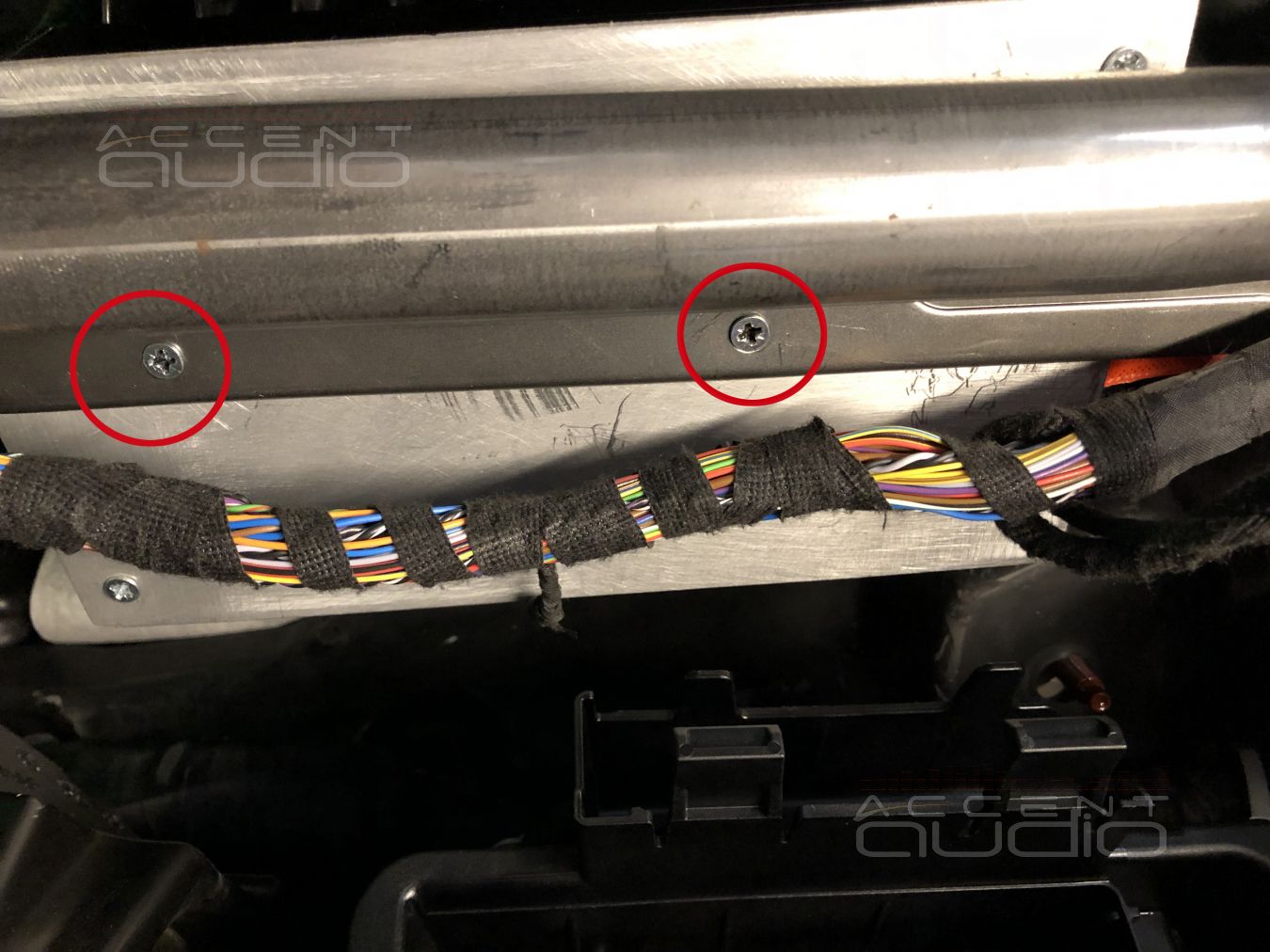 Установка процессорного усилителя BLAM RA-704 DSP PRO в BMW