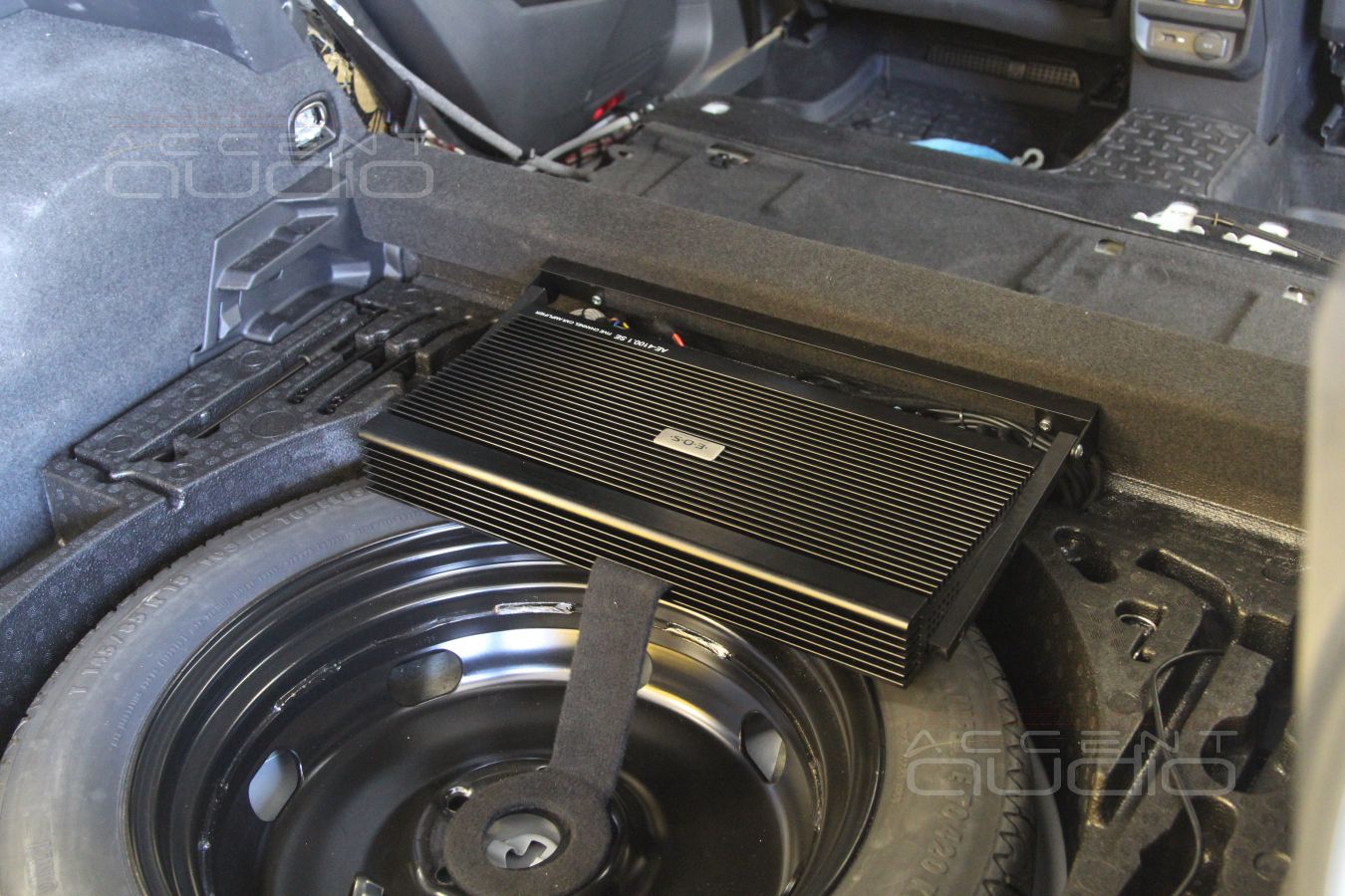 Установка усилителя E.O.S AE-4100.1 SE