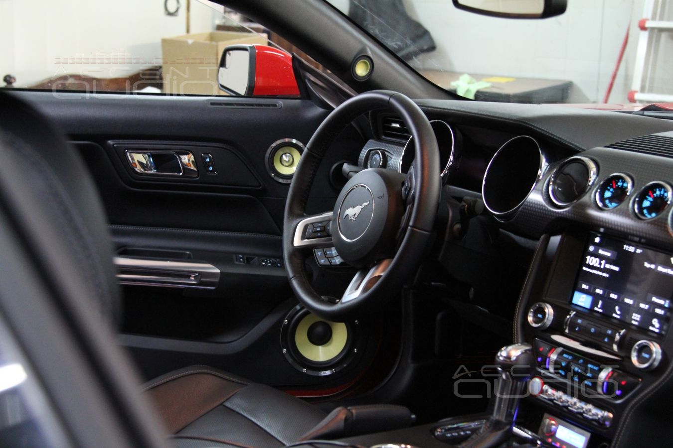 Установка новой акустики в Ford Mustang 2016