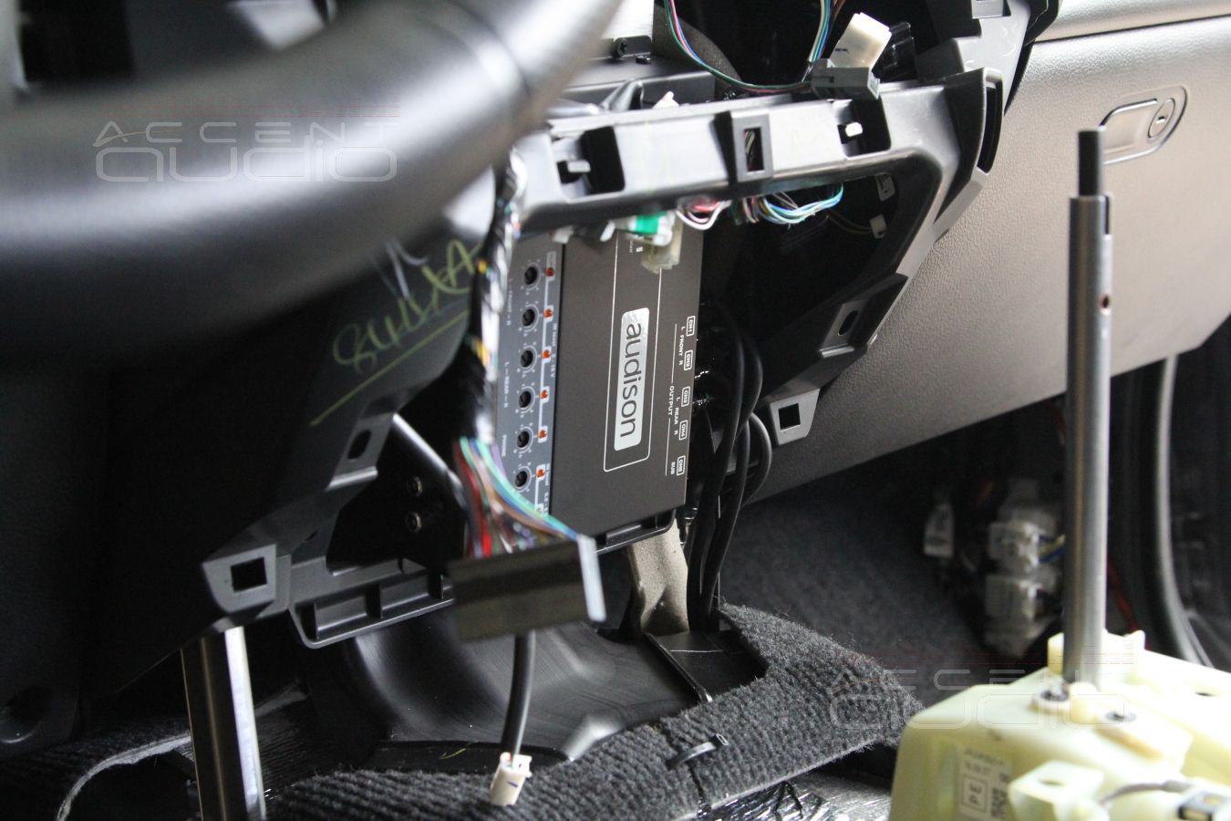 Установка аудиопроцессора Audison Bit Ten