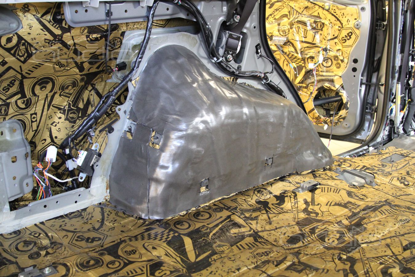 Про тепло-шумоизолирующий слой STP Сплен 300.