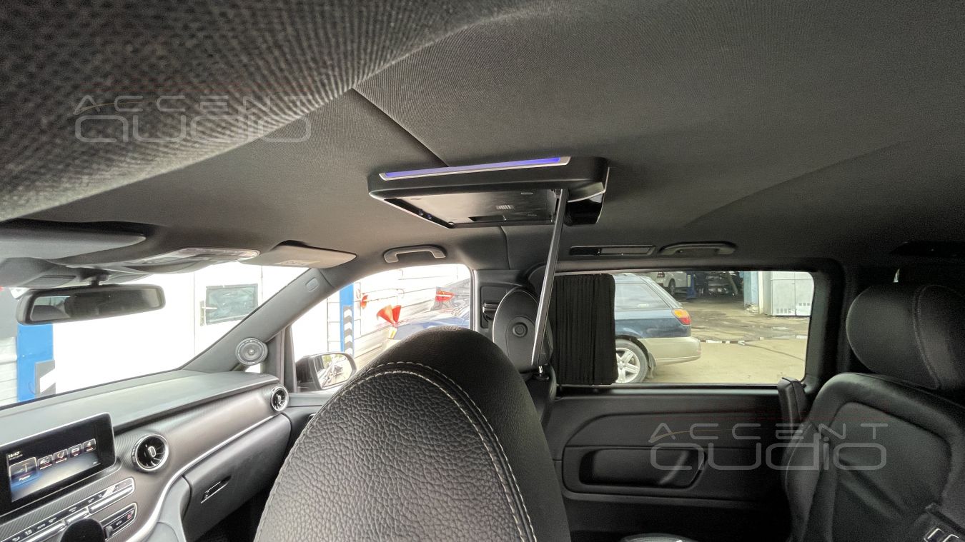 Потолочный монитор для пассажиров – новый функционал для Mercedes V-Class