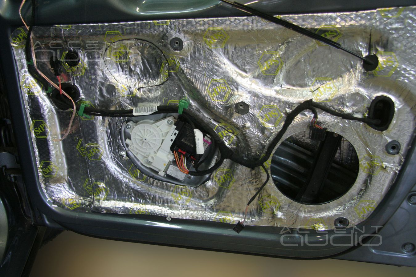 Особенности установки акустики в Volkswagen Jetta