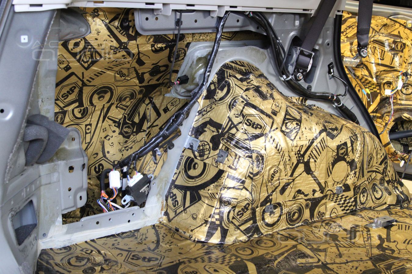 Про нанесение виброизоляции STPGold