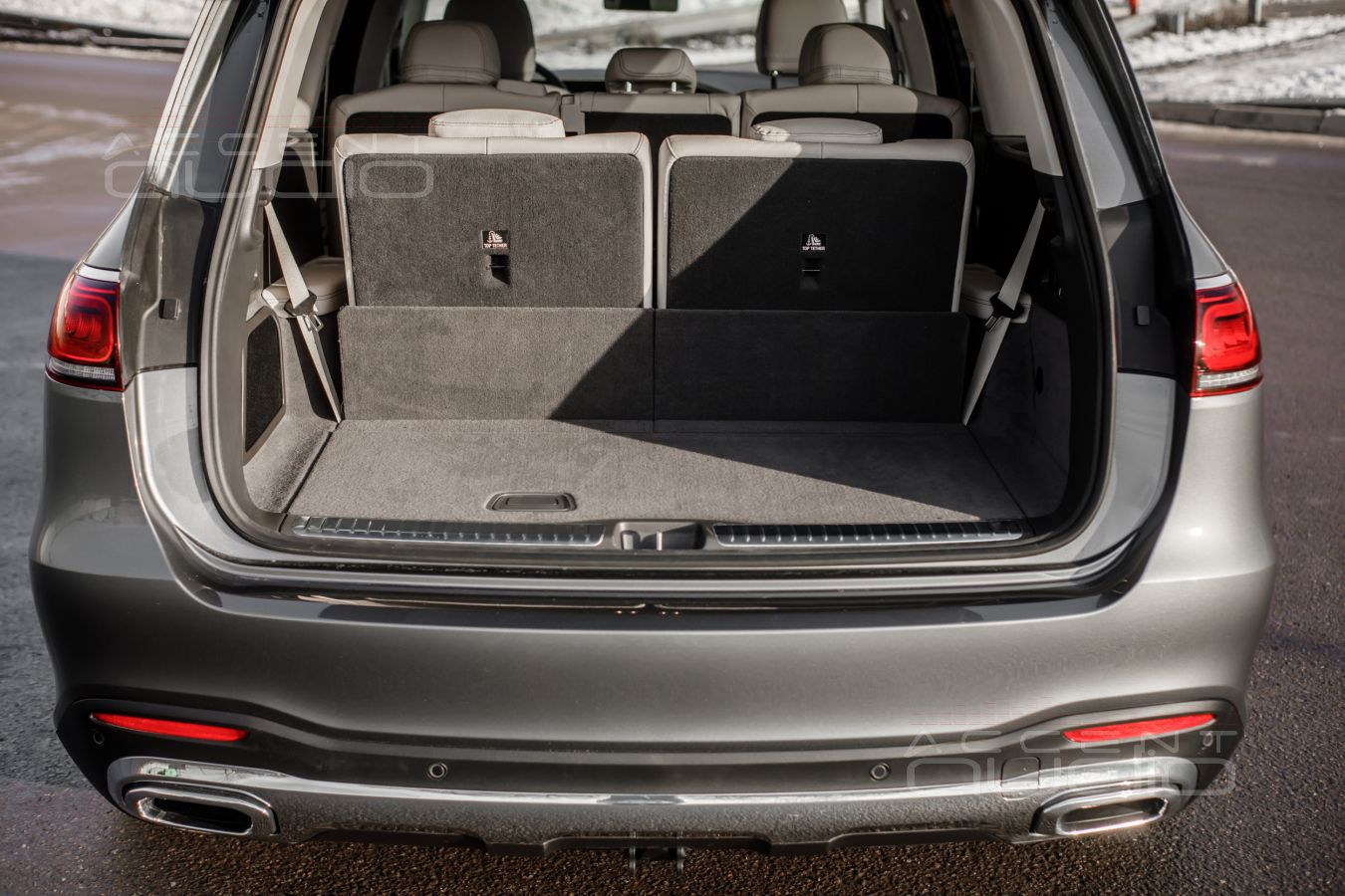 Немецкий сабвуфер Dego в штатном исполнении для Mercedes-Benz GLS 2020