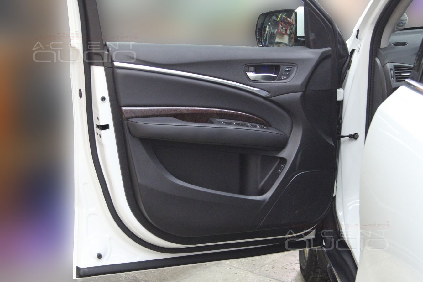 Аудиосистема премиум класса в новой Acura MDX