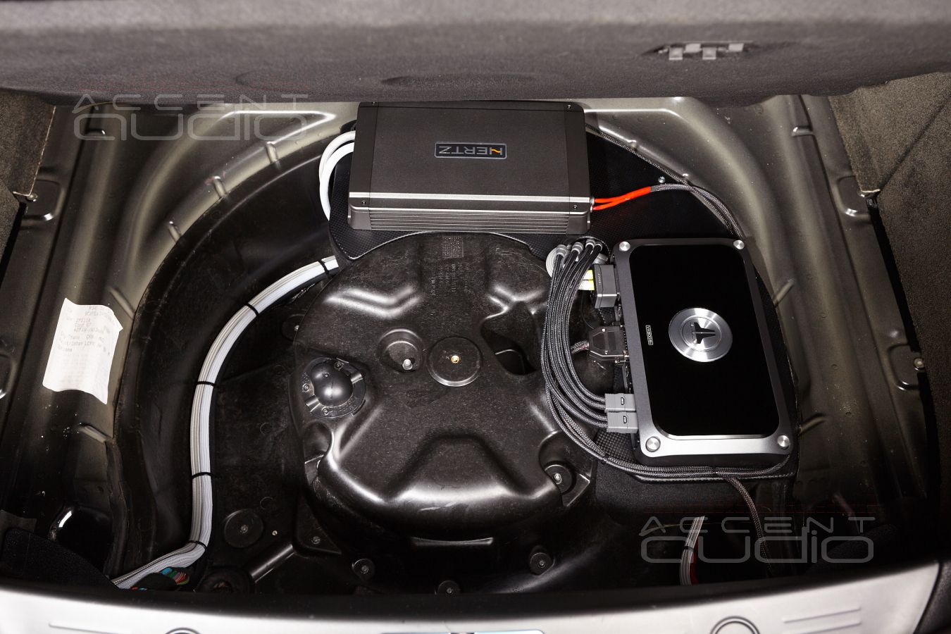 Установка усилителей в Bentley Continental GT