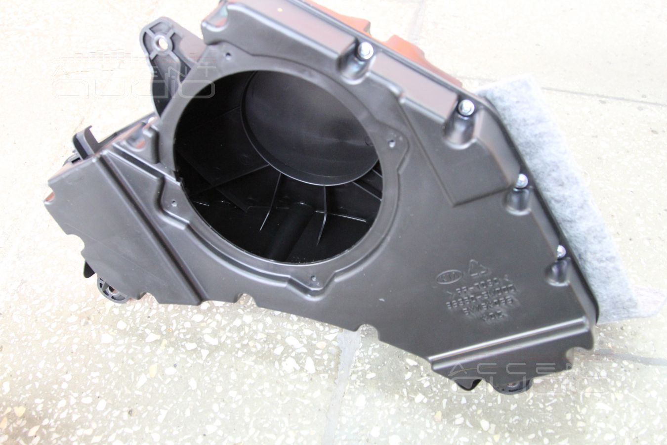 Замена сабвуфера в Kia Sportage