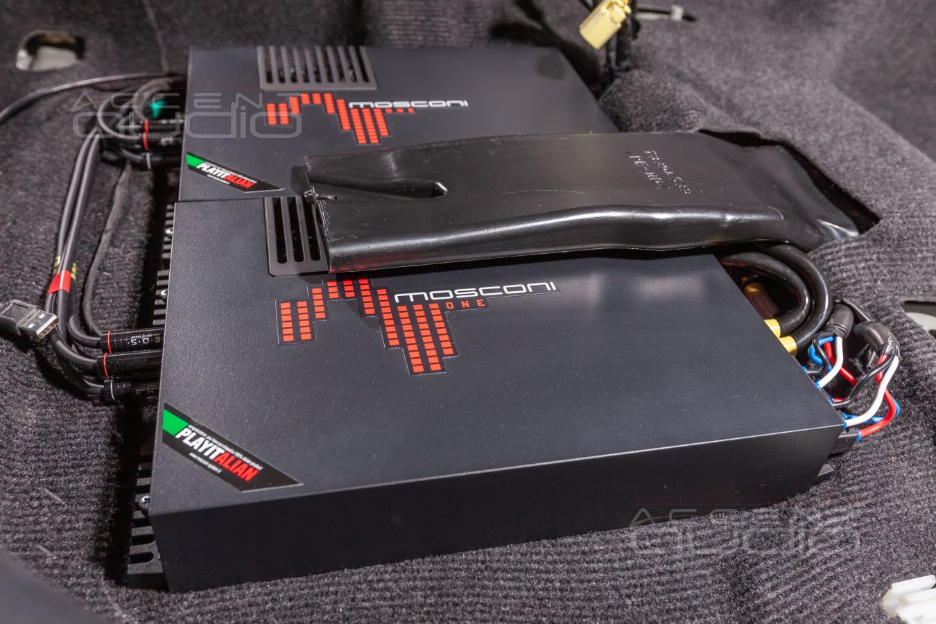 Установка усилителей Mosconi в Mitsubishi Pajero Sport