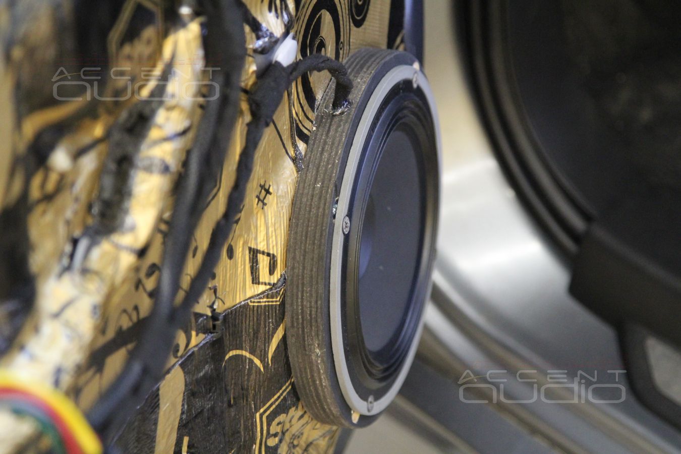 Установка акустики Audison AVK6 & Audison AVX6.5