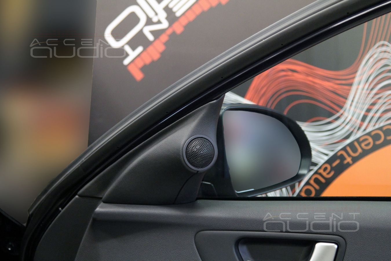 Подиум под твитеры в Kia Optima
