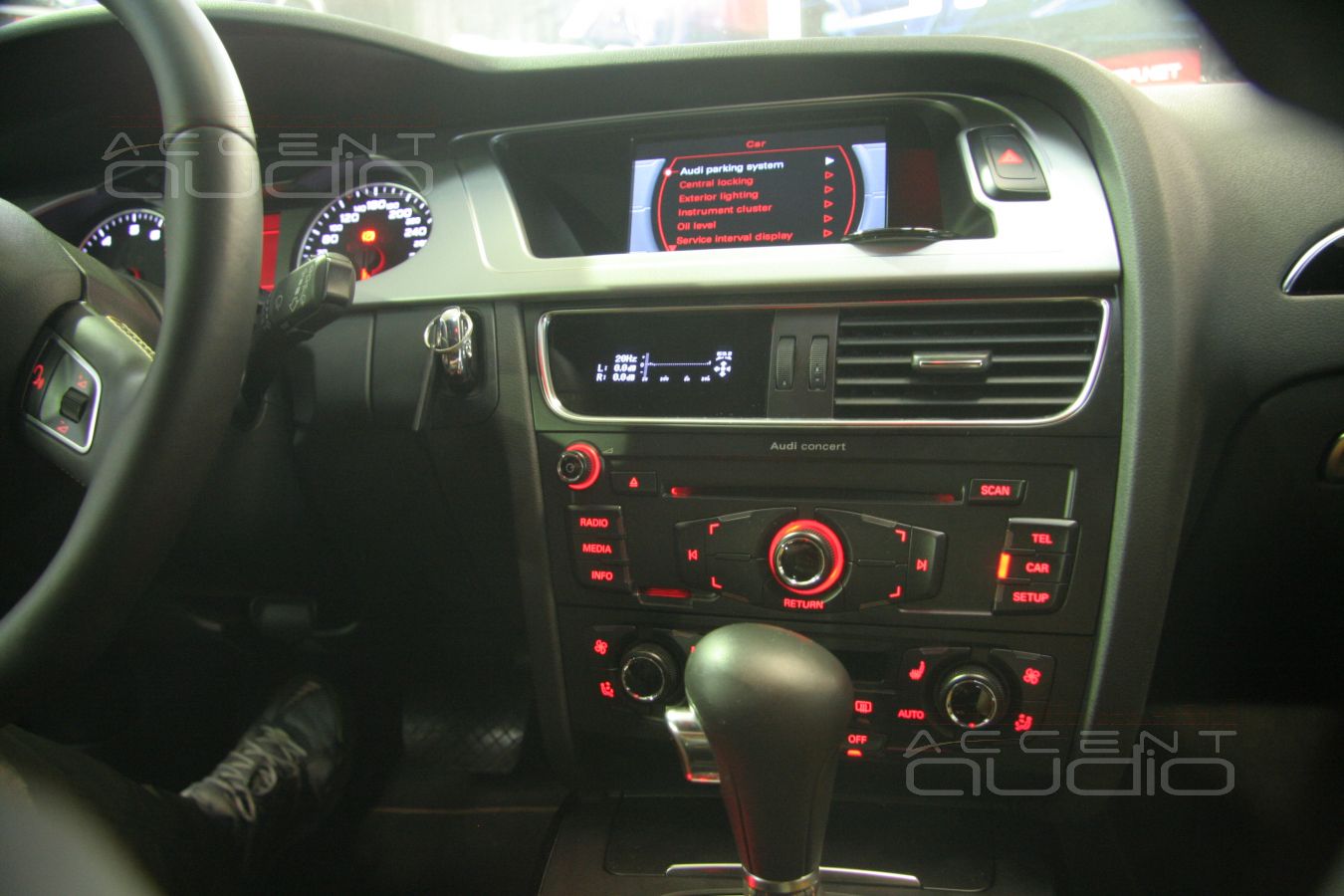 Оригинальная установка Pioneer DEX-P99RS в Audi