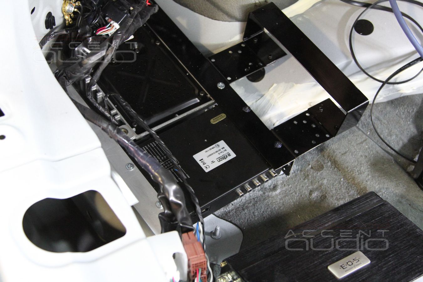 Установка усилителей и процессора в Infiniti FX