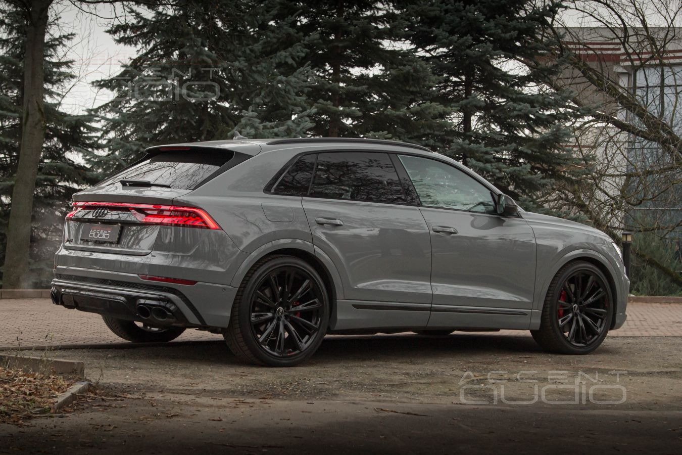 Правильная установка внутрипольного сабвуфера Eton в Audi SQ8