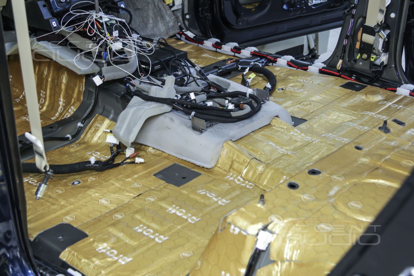 Шумоизоляция – необходимая процедура для любого Infiniti